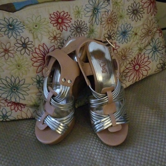 Shoes - Picture 2 of 3